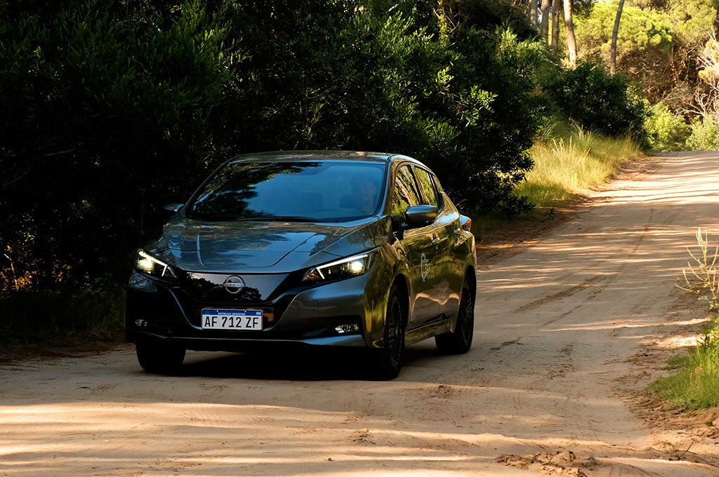 Nissan LEAF 2023