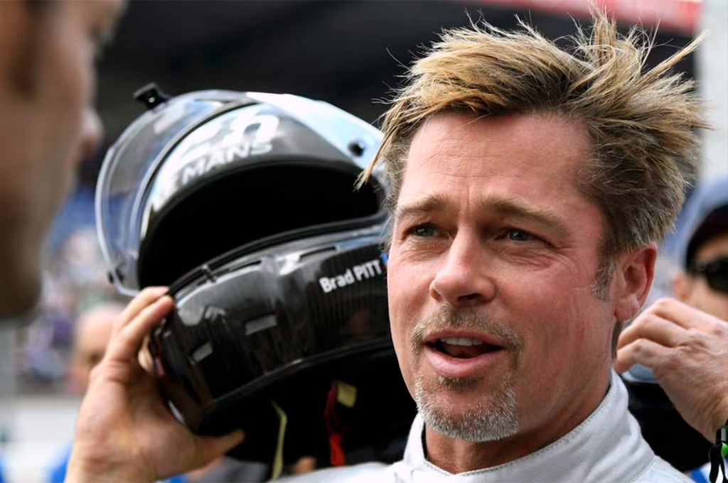 Brad Pitt con su casco