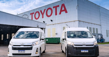 Toyota HiAce Anuncio inversión