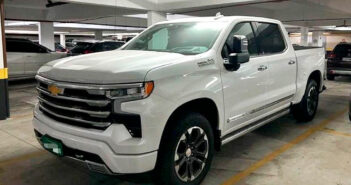 Chevrolet Silverado fotografiada en Brasil