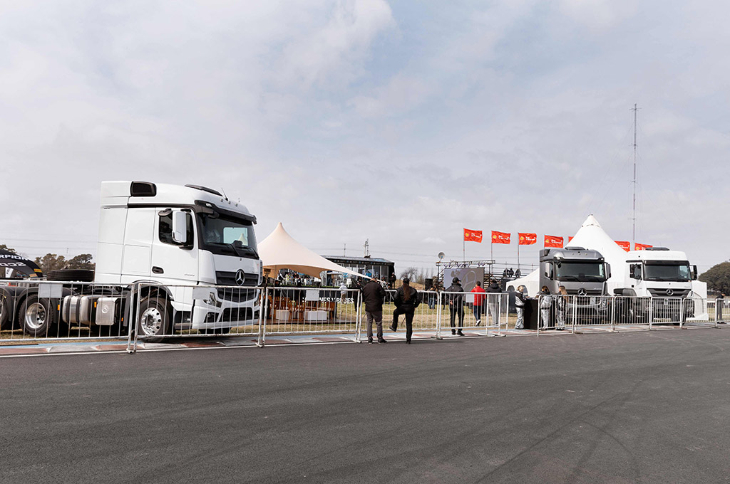 Mercedes Benz Camiones en el TC