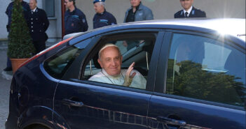 Papa Francisco - Ford Focus