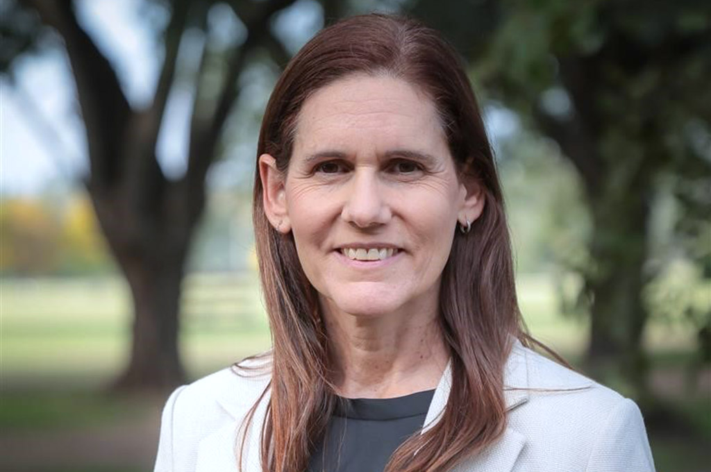 Ford - María Carpintieri