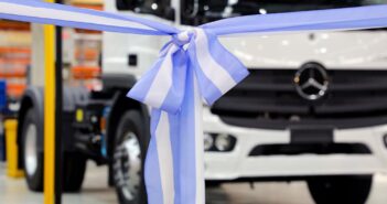 Mercedes-Benz Camiones inauguró su nuevo Centro Industrial