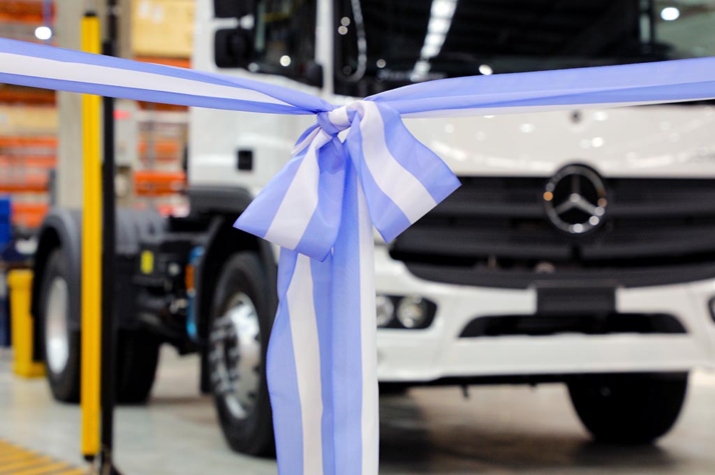 Mercedes-Benz Camiones inauguró su nuevo Centro Industrial