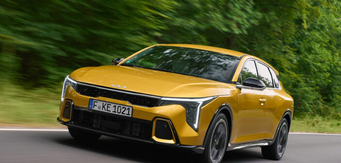 Argentina: llegó el Kia K4 hatch y con motor turbo